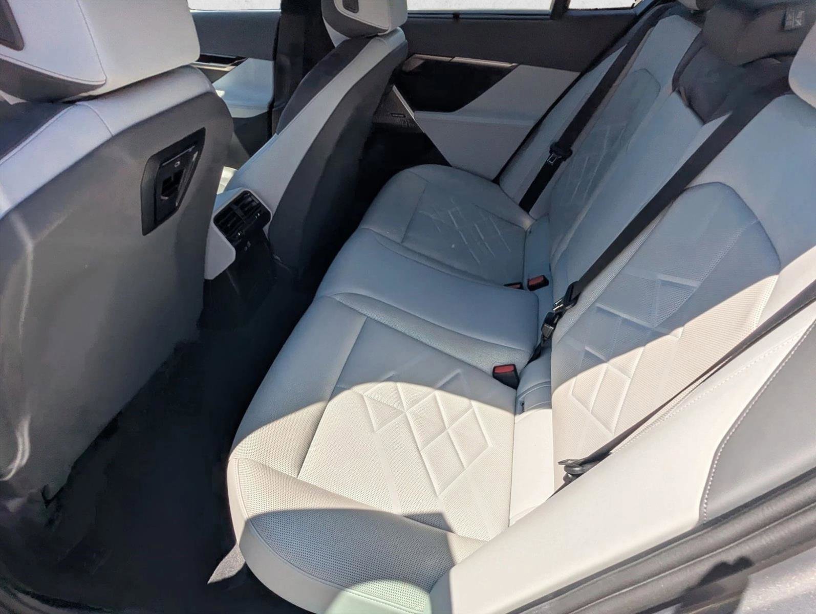 Certified 2024 BMW 530i xDrive w/ Premium Package AWD/4WD image 19
