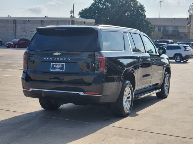 Used 2025 Chevrolet Suburban LS RWD image 14