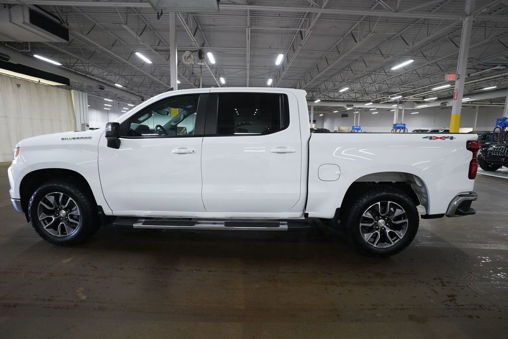 Used 2023 Chevrolet Silverado 1500 LT AWD/4WD image 23