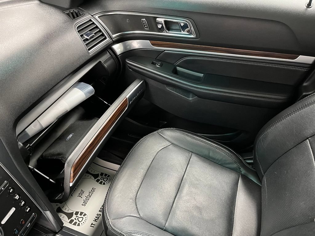 Used 2018 Ford Explorer Limited AWD/4WD image 40
