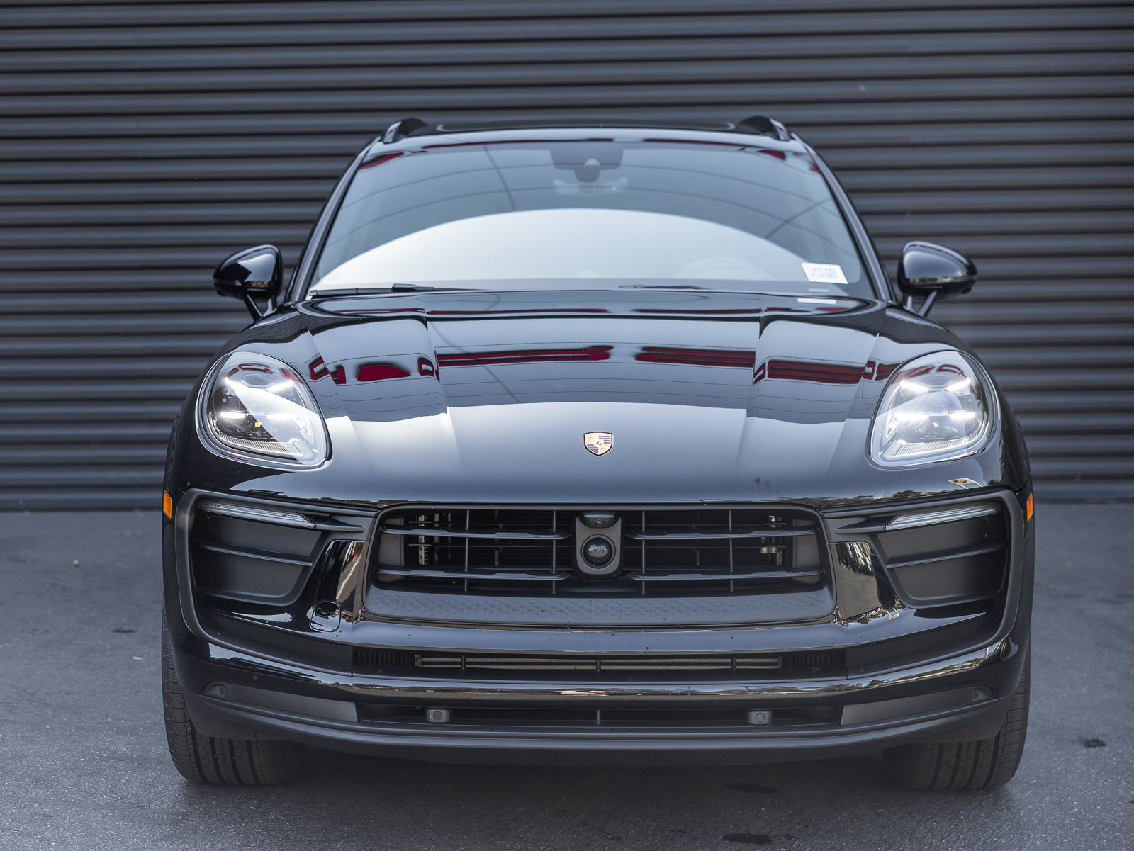Certified 2026 Porsche Macan AWD/4WD image 7