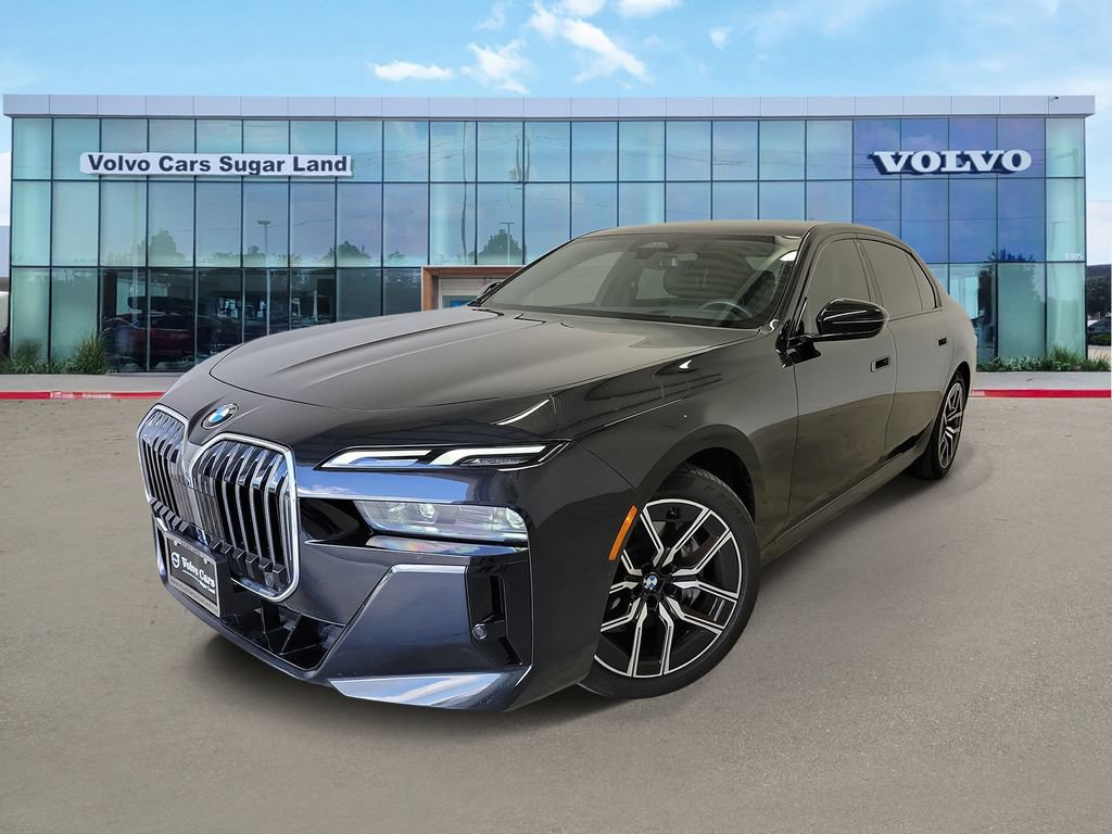 Used 2025 BMW 740i RWD image 1