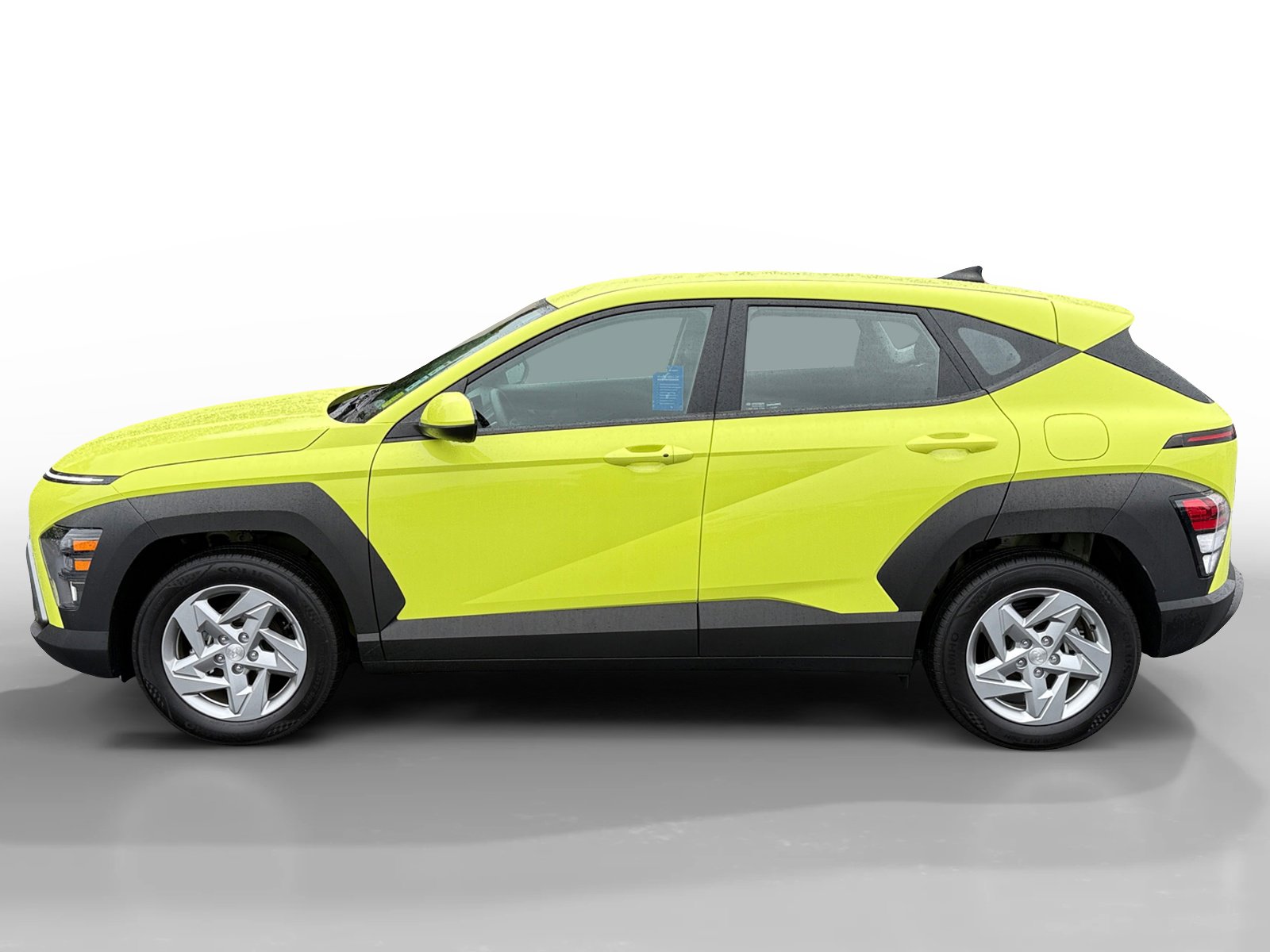 Certified 2025 Hyundai Kona SE image 2