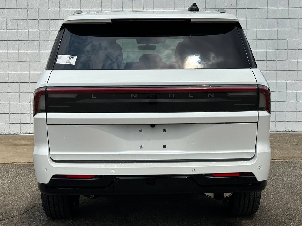 New 2027 Lincoln Navigator Reserve AWD/4WD image 4