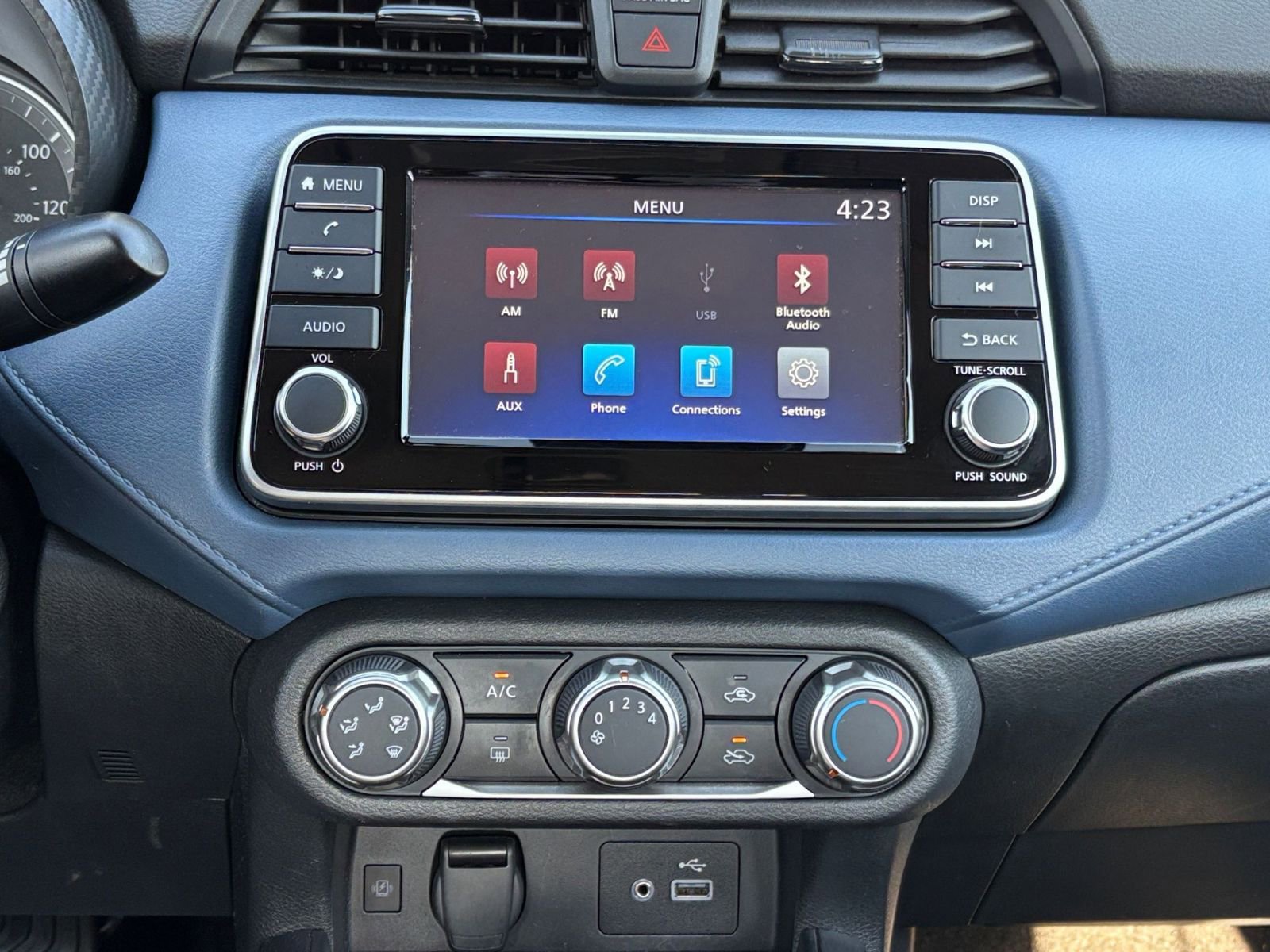 Used 2025 Nissan Versa SV FWD image 20