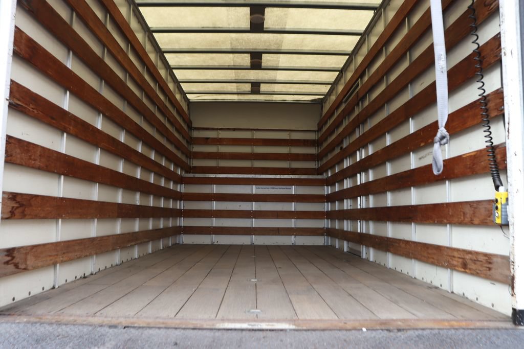 Used 2017 Ford F550 2WD Regular Cab Super Duty image 9