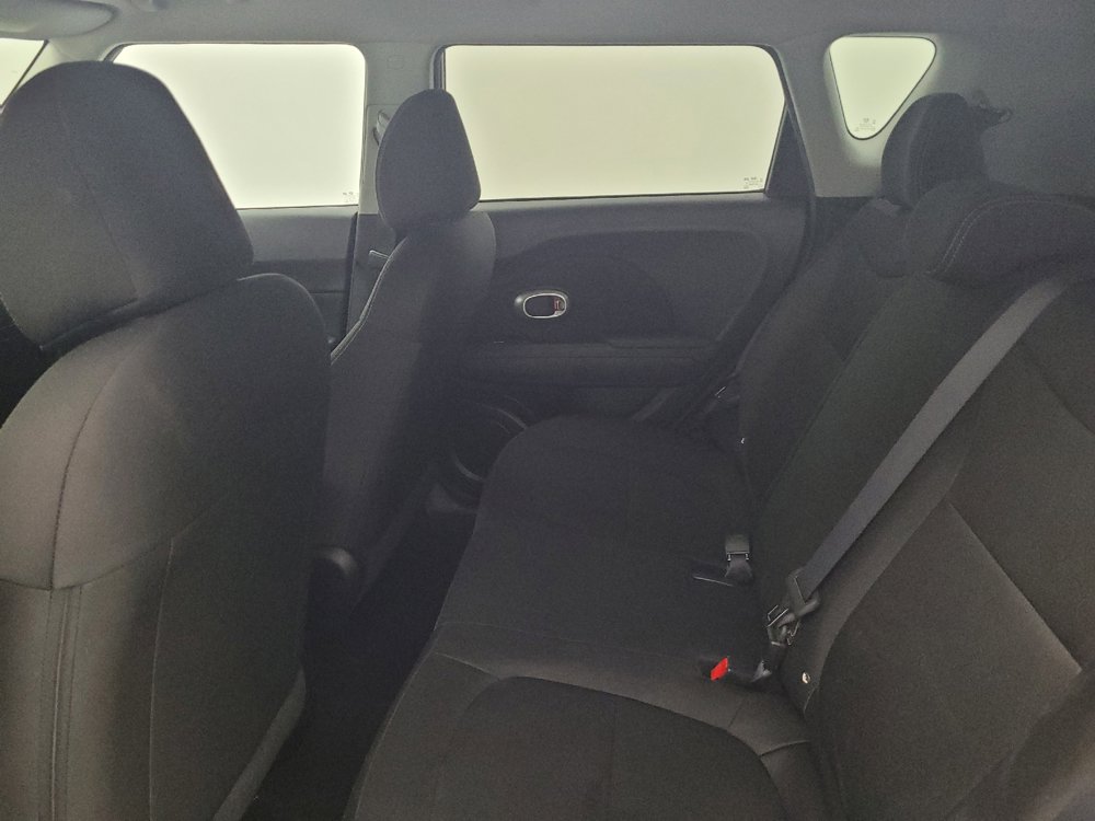 Used 2018 Kia Soul FWD image 18