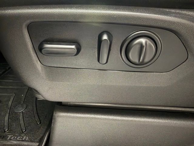 Used 2020 GMC Sierra 1500 Elevation w/ Elevation Value Package image 28