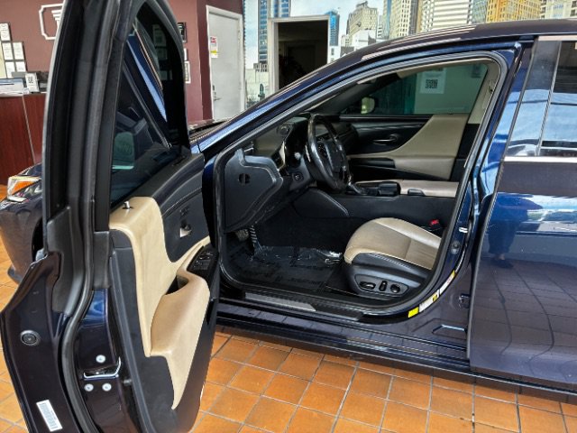 Used 2019 Lexus ES 350 w/ Premium Package FWD image 12