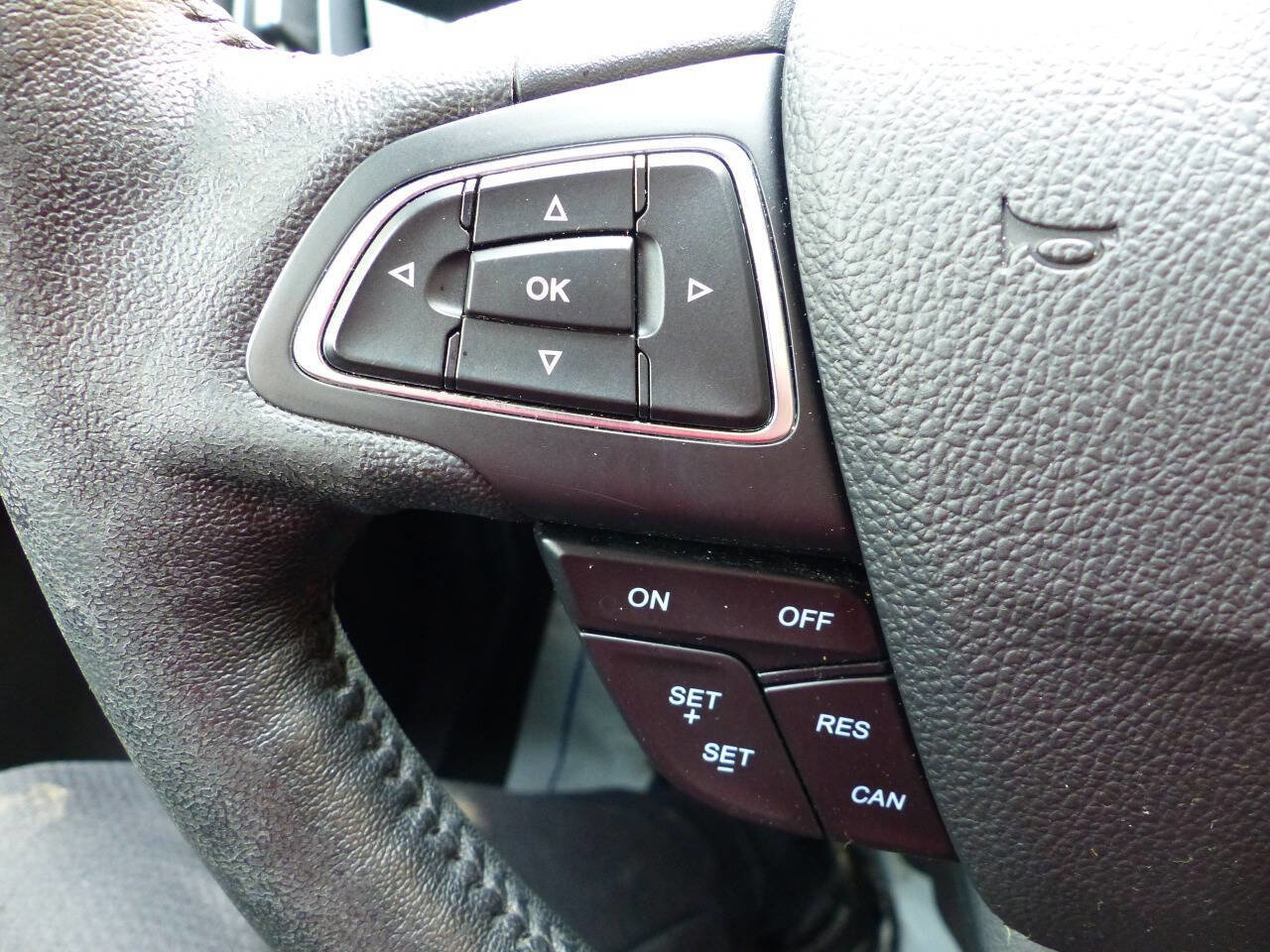 Used 2016 Ford Focus SE w/ Equipment Group 201A FWD image 24