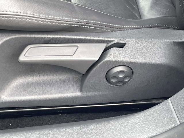 Used 2009 Volkswagen GTI 4-Door FWD image 17