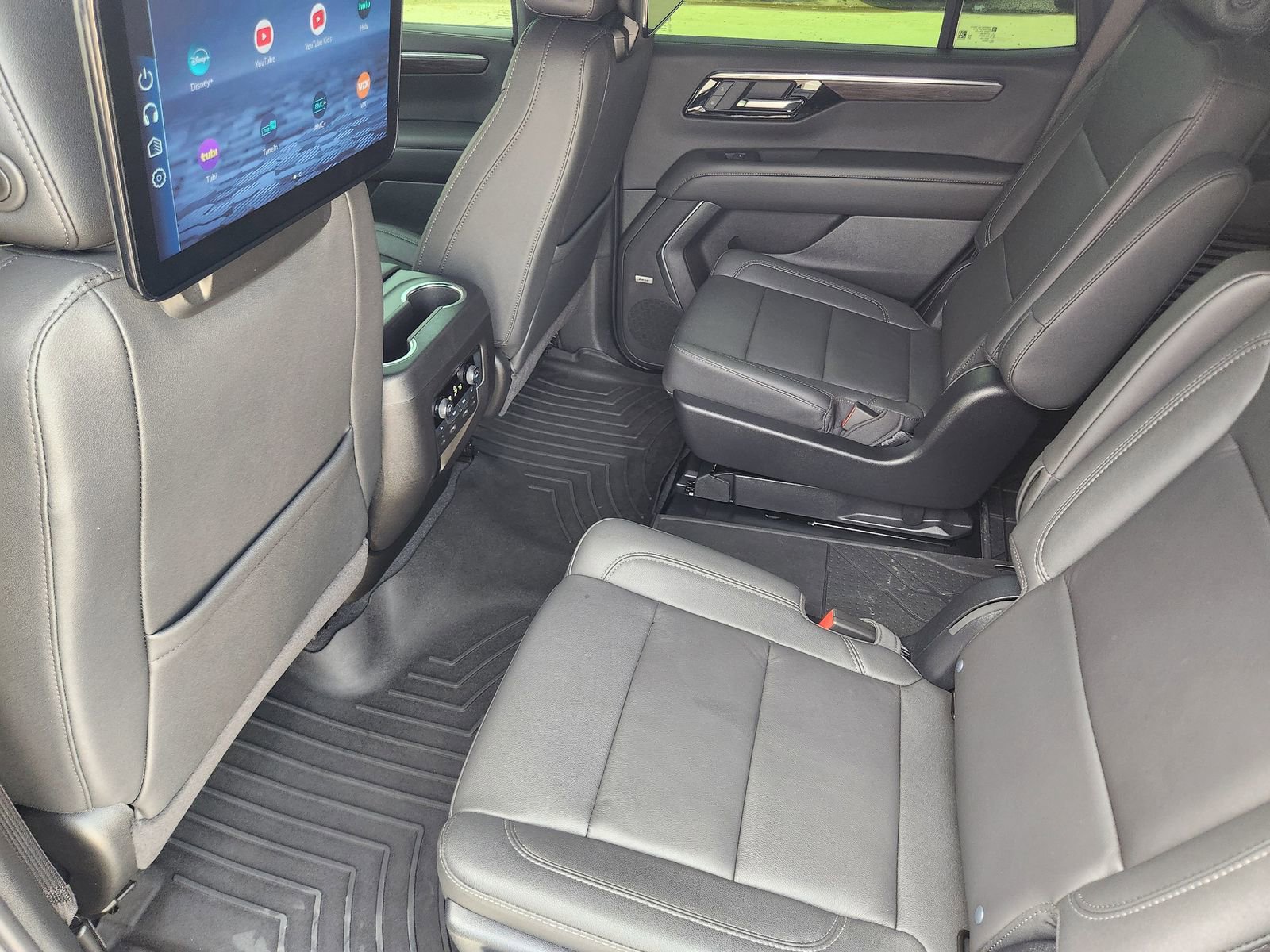 Used 2025 Chevrolet Tahoe Z71 w/ Z71 Off-Road Package AWD/4WD image 33