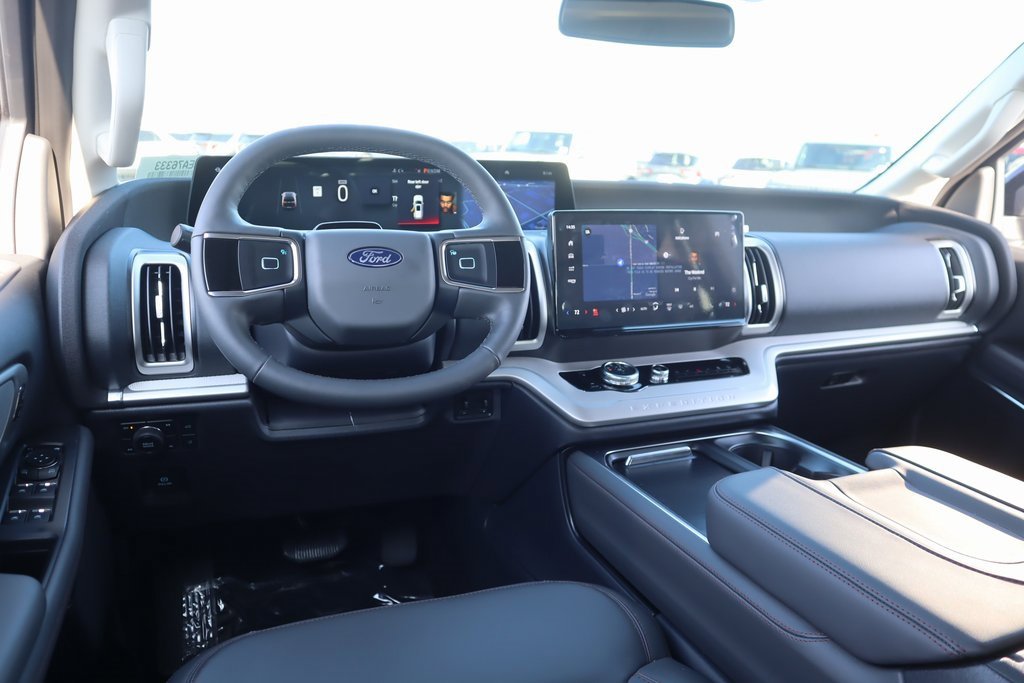 New 2025 Ford Expedition Active image 2