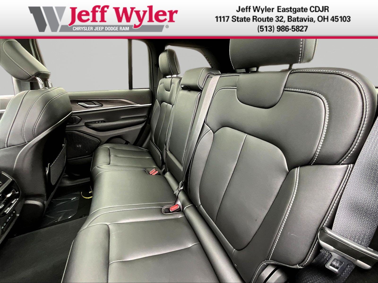 New 2026 Jeep Grand Cherokee Limited w/ Limited Altitude Package AWD/4WD image 18