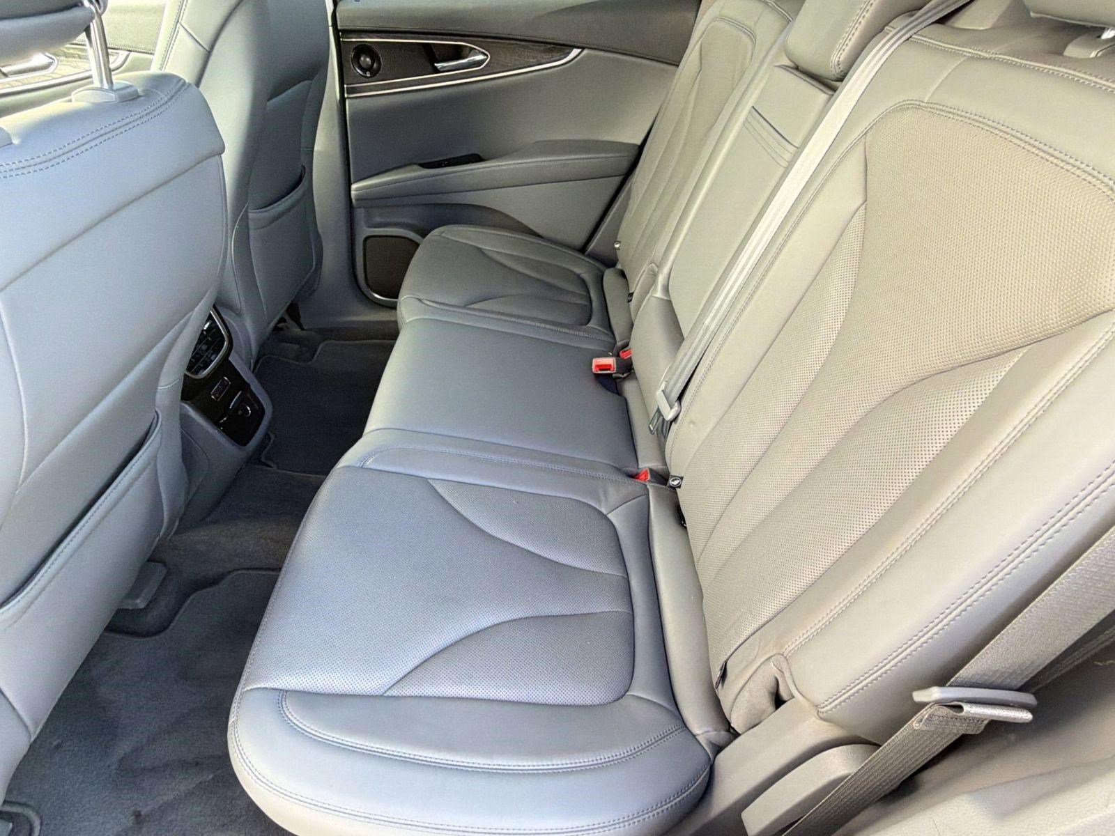 Used 2020 Lincoln Nautilus Reserve FWD image 14