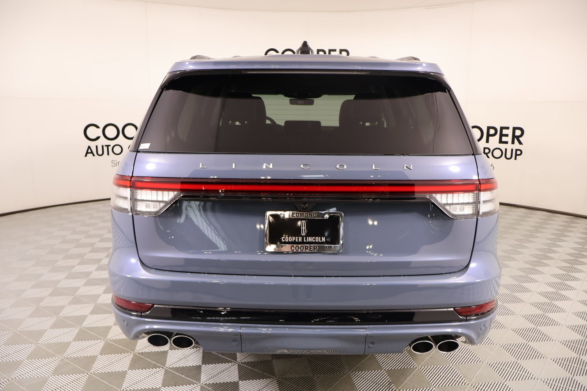 New 2026 Lincoln Aviator AWD w/ Jet Appearance Package image 23