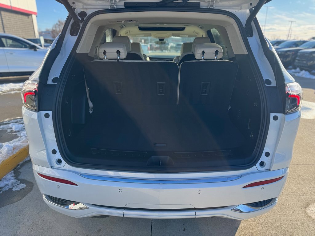 Used 2023 Buick Enclave Avenir w/ Avenir Technology Package image 24