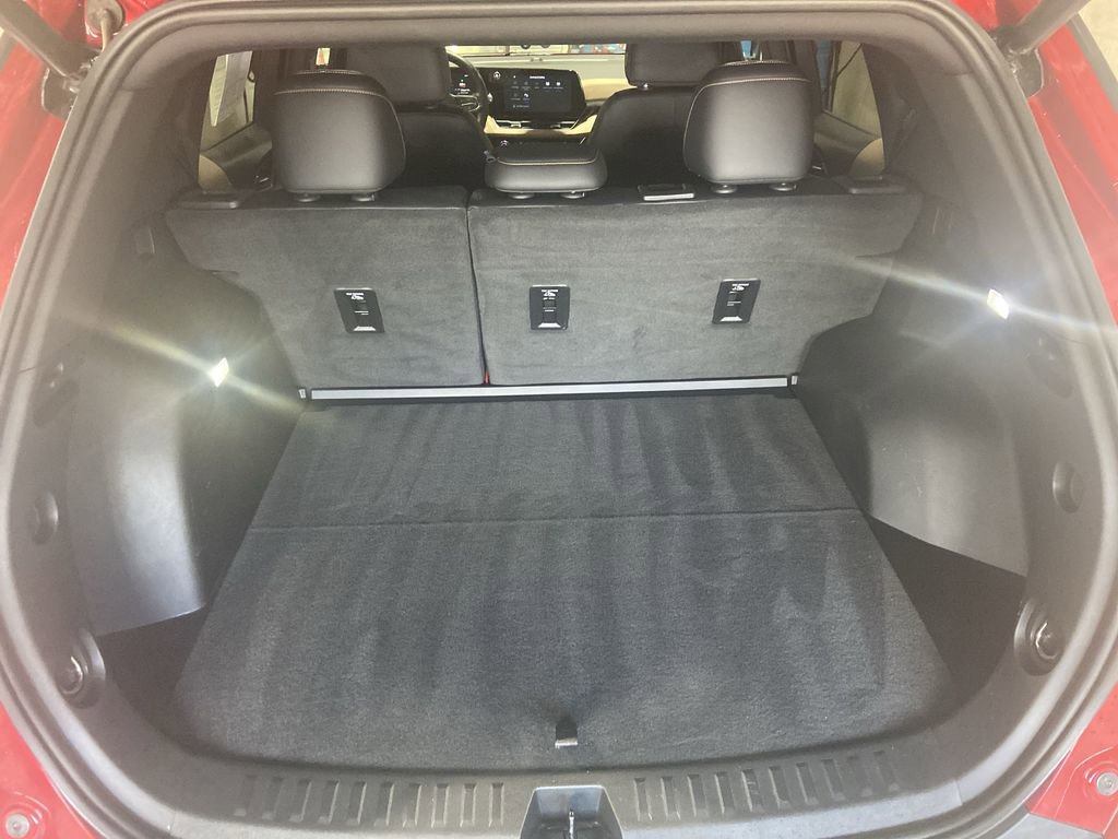 Used 2025 Chevrolet Equinox ACTIV w/ Safety and Technology Package image 25