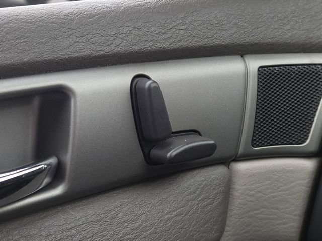 Used 2005 Chrysler Pacifica AWD w/ Cargo Convenience Group image 5