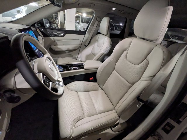 New 2026 Volvo XC60 B5 Ultra w/ Climate Package AWD/4WD image 13