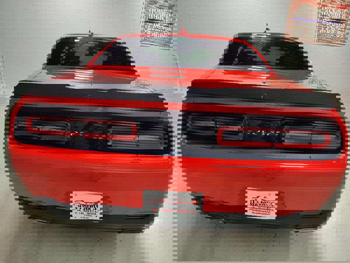 Used 2015 Dodge Challenger R/T Plus image 8