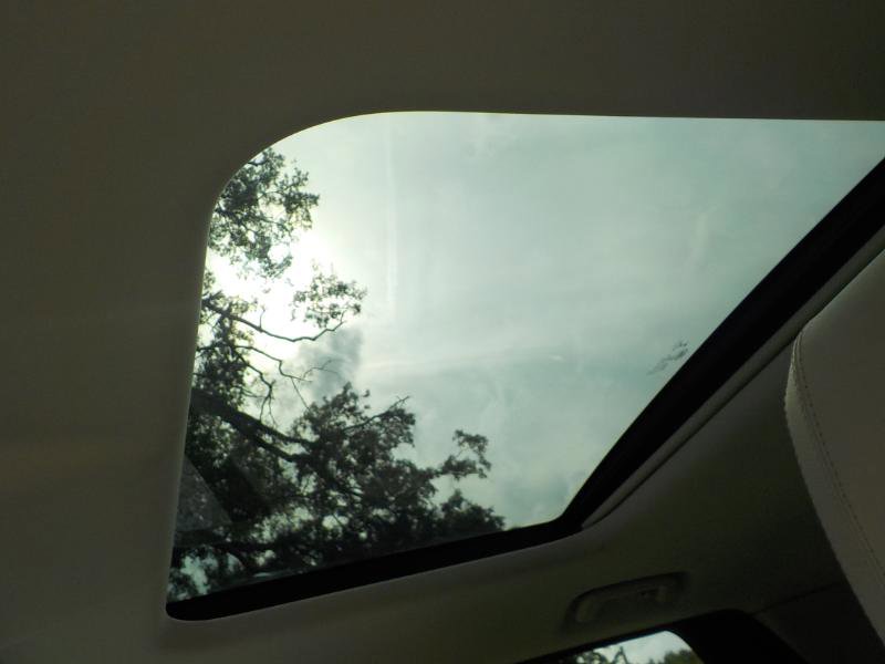 Used 2017 Land Rover Discovery HSE image 28