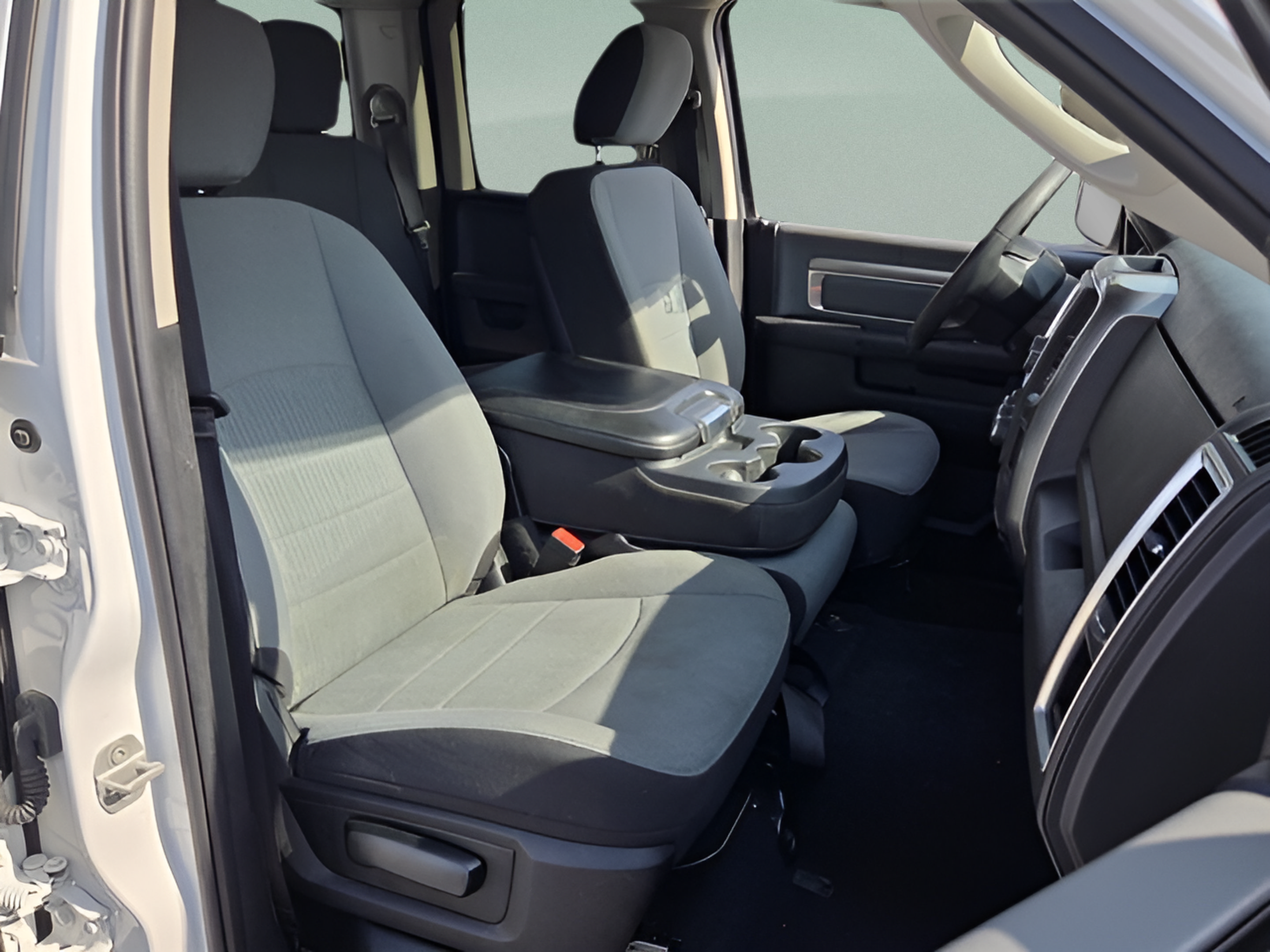 Used 2024 RAM 1500 Classic SLT AWD/4WD image 15