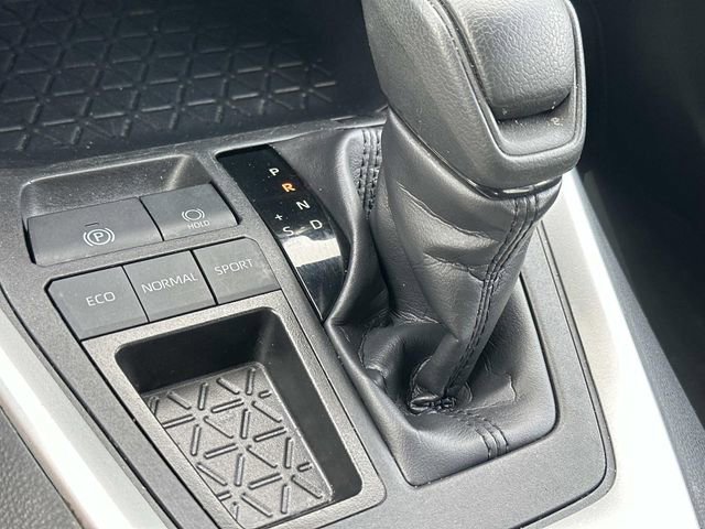 Used 2025 Toyota RAV4 XLE FWD image 29