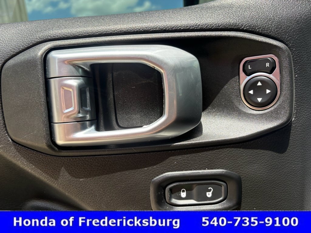Used 2023 Jeep Gladiator Sport AWD/4WD image 10