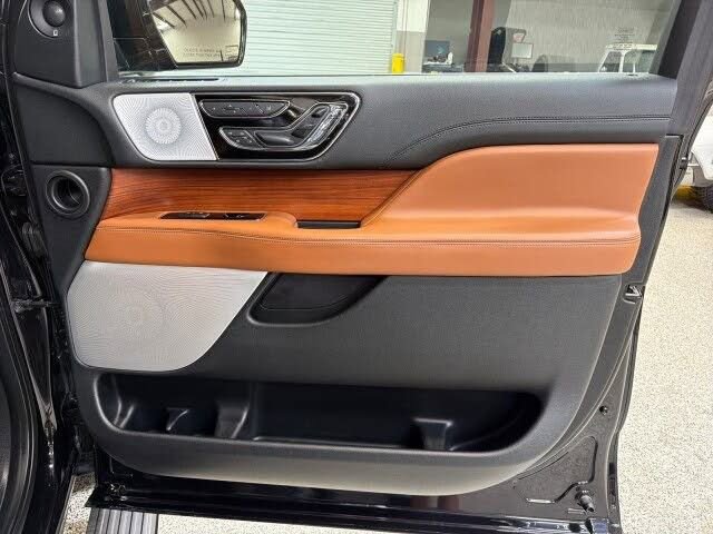 Used 2019 Lincoln Navigator L Reserve AWD/4WD image 43