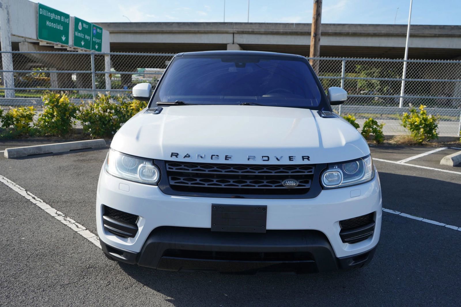 Used 2016 Land Rover Range Rover Sport SE image 3