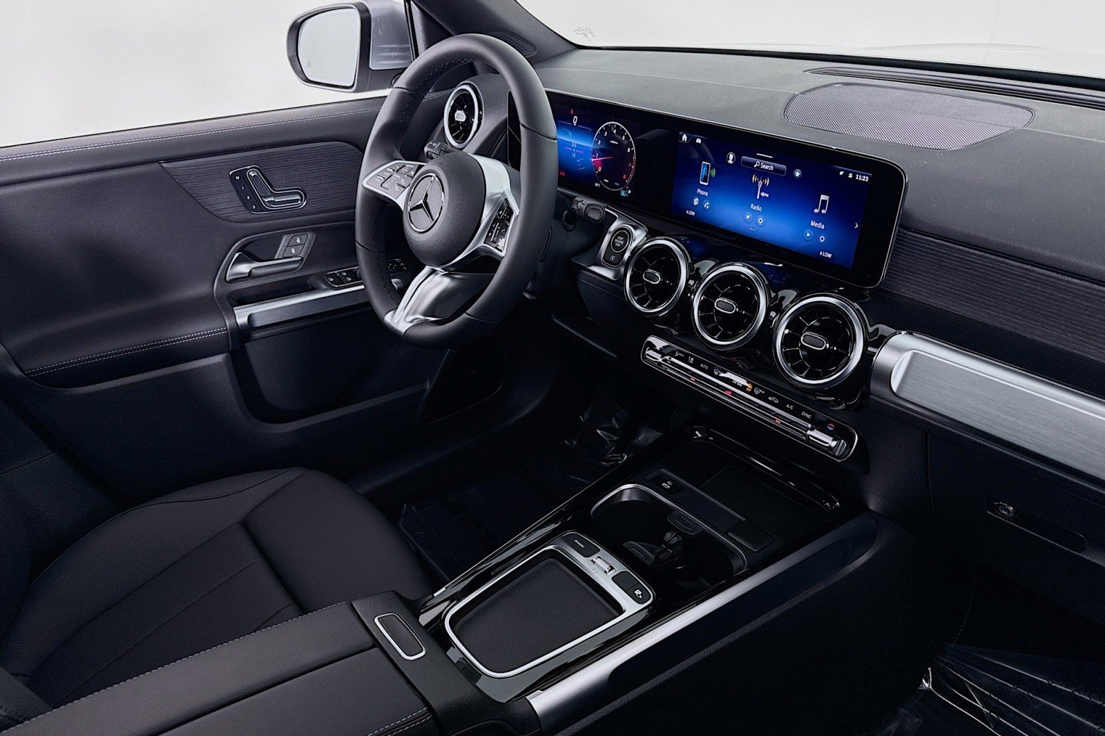 New 2026 Mercedes-Benz GLB 250 image 13