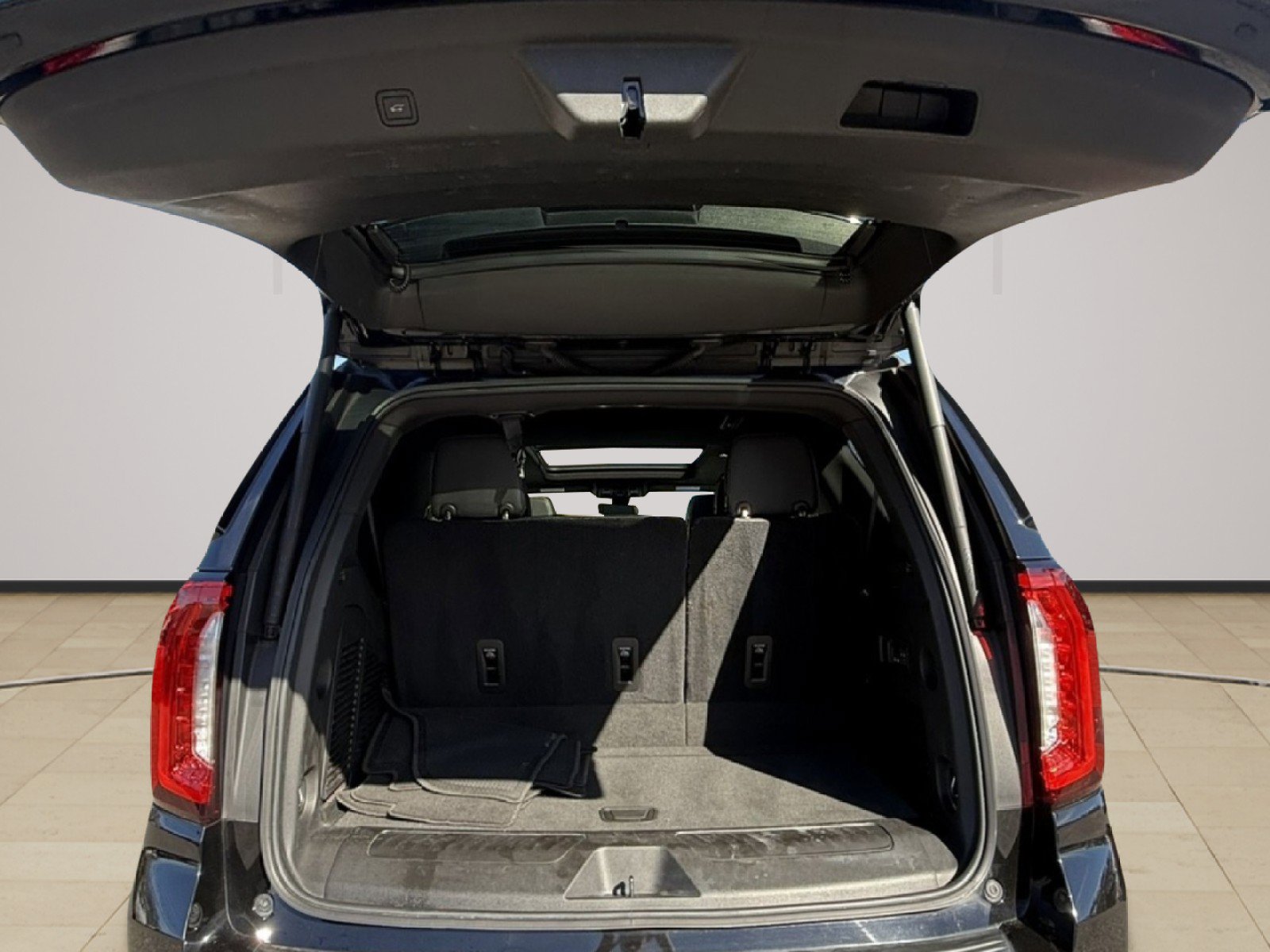 Used 2021 GMC Yukon SLT w/ SLT Premium Package image 13