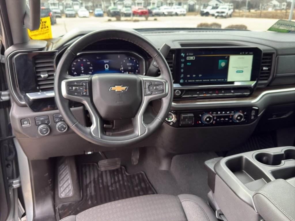 Used 2025 Chevrolet Silverado 1500 LT AWD/4WD image 20