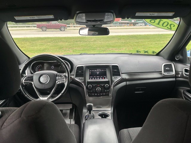 Used 2018 Jeep Grand Cherokee Laredo AWD/4WD image 48