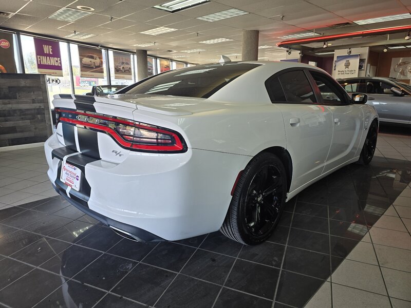Used 2016 Dodge Charger R/T RWD image 3