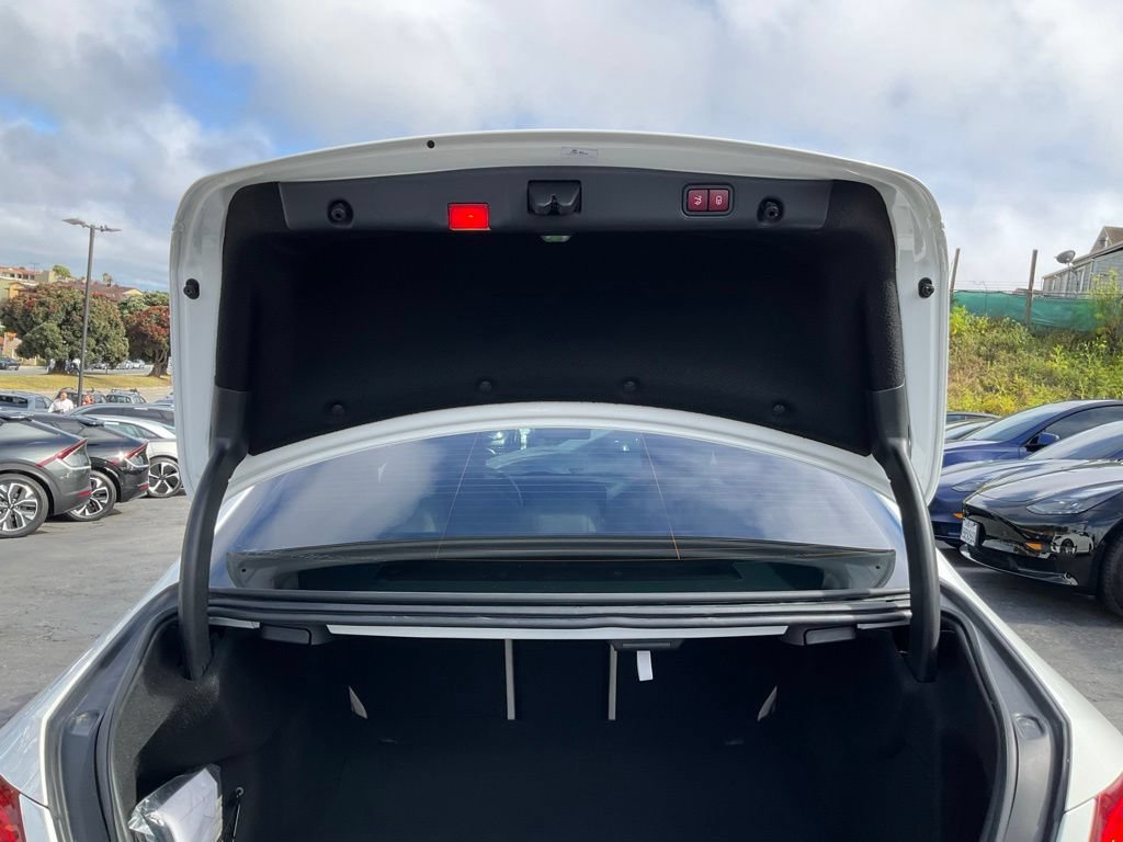 Used 2019 Mercedes-Benz E 300 w/ Premium 1 Package image 9