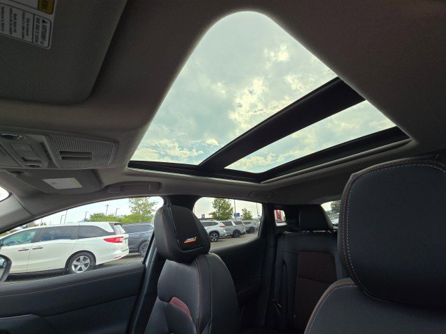 New 2025 Nissan Kicks SR w/ SR Premium Package image 24