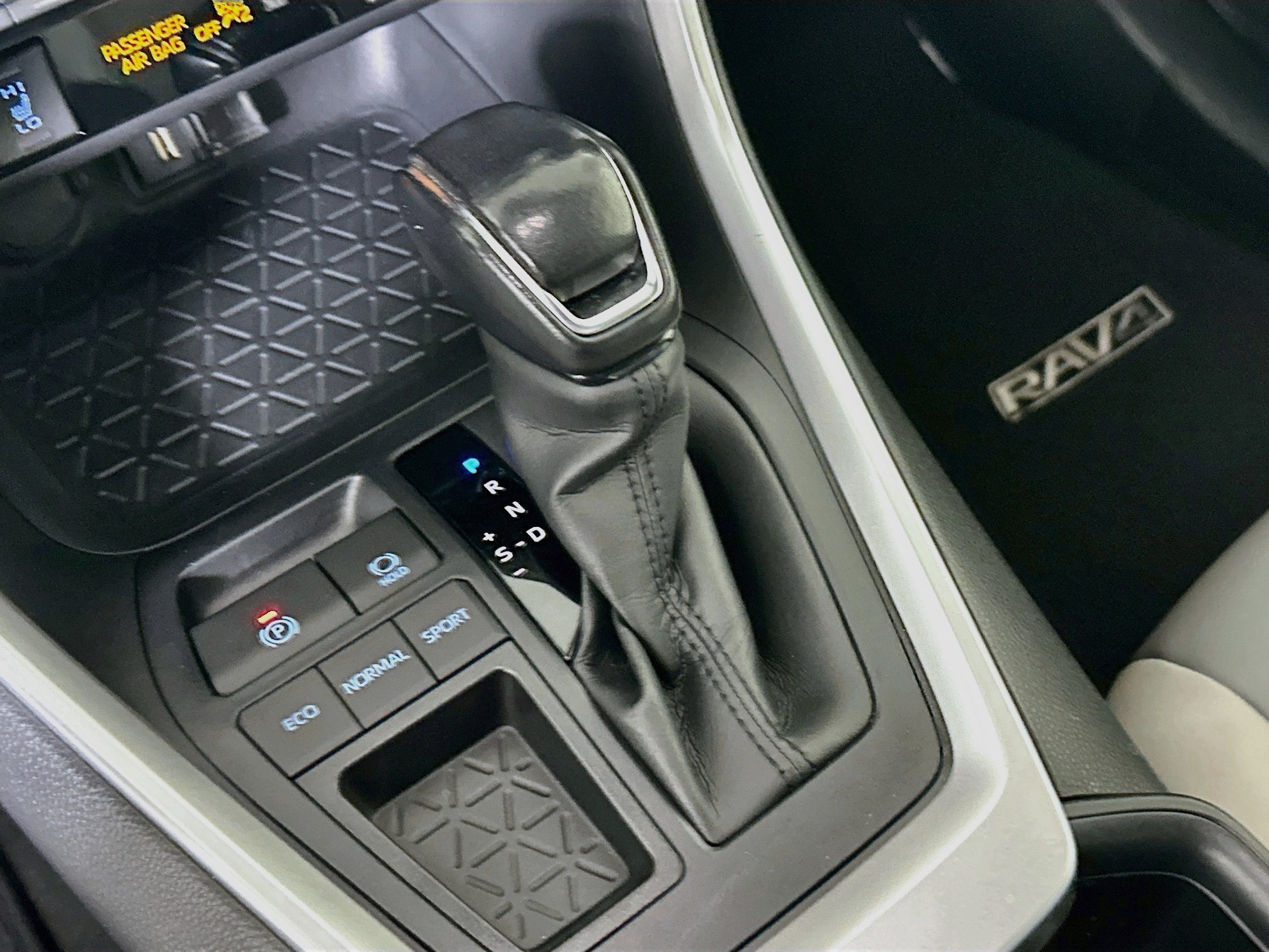 Certified 2022 Toyota RAV4 XLE Premium FWD image 21