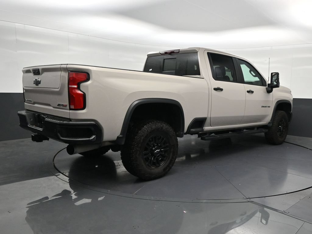 Used 2026 Chevrolet Silverado 2500 ZR2 AWD/4WD image 5