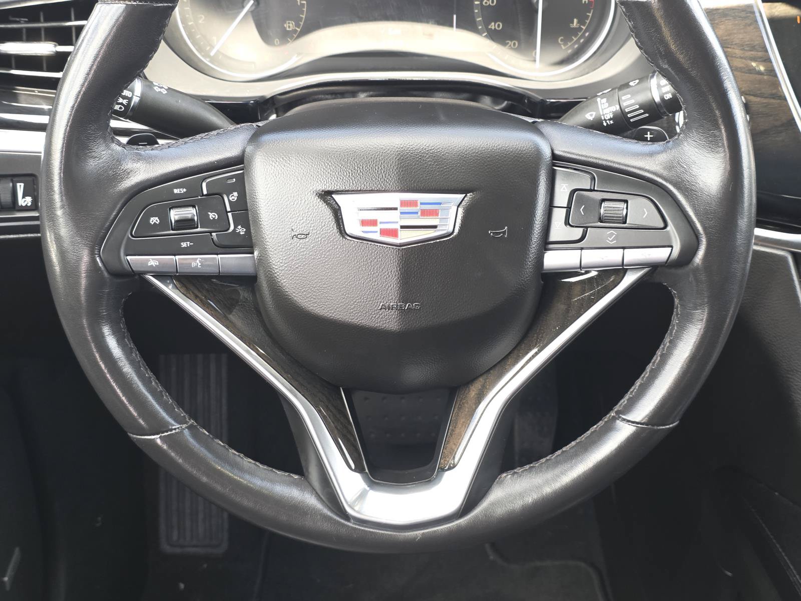 Certified 2023 Cadillac XT6 Premium Luxury FWD image 13