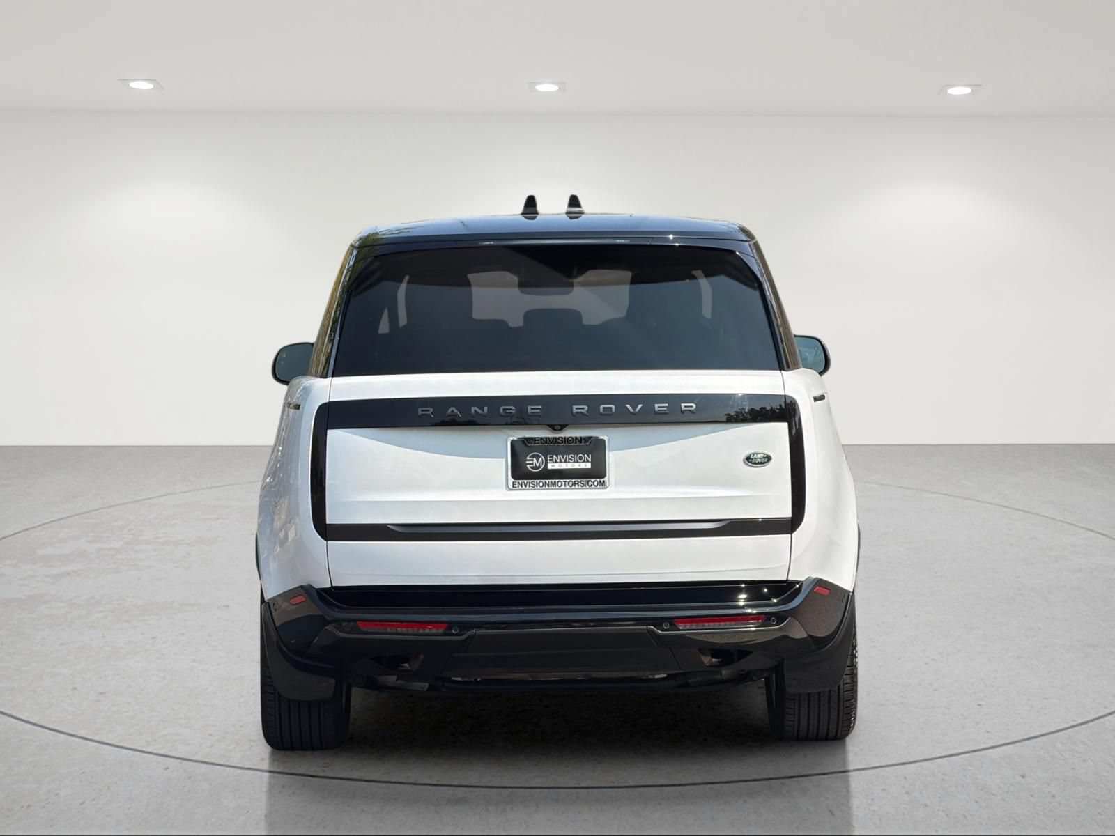 Used 2023 Land Rover Range Rover Long Wheelbase SE AWD/4WD image 4