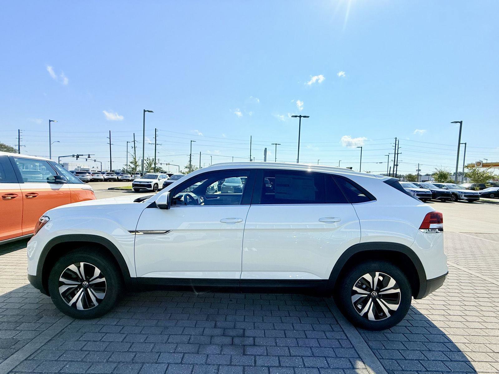 New 2026 Volkswagen Atlas Cross Sport SE image 6