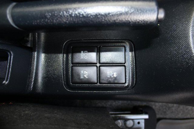 Used 2018 Toyota Prius C One image 31