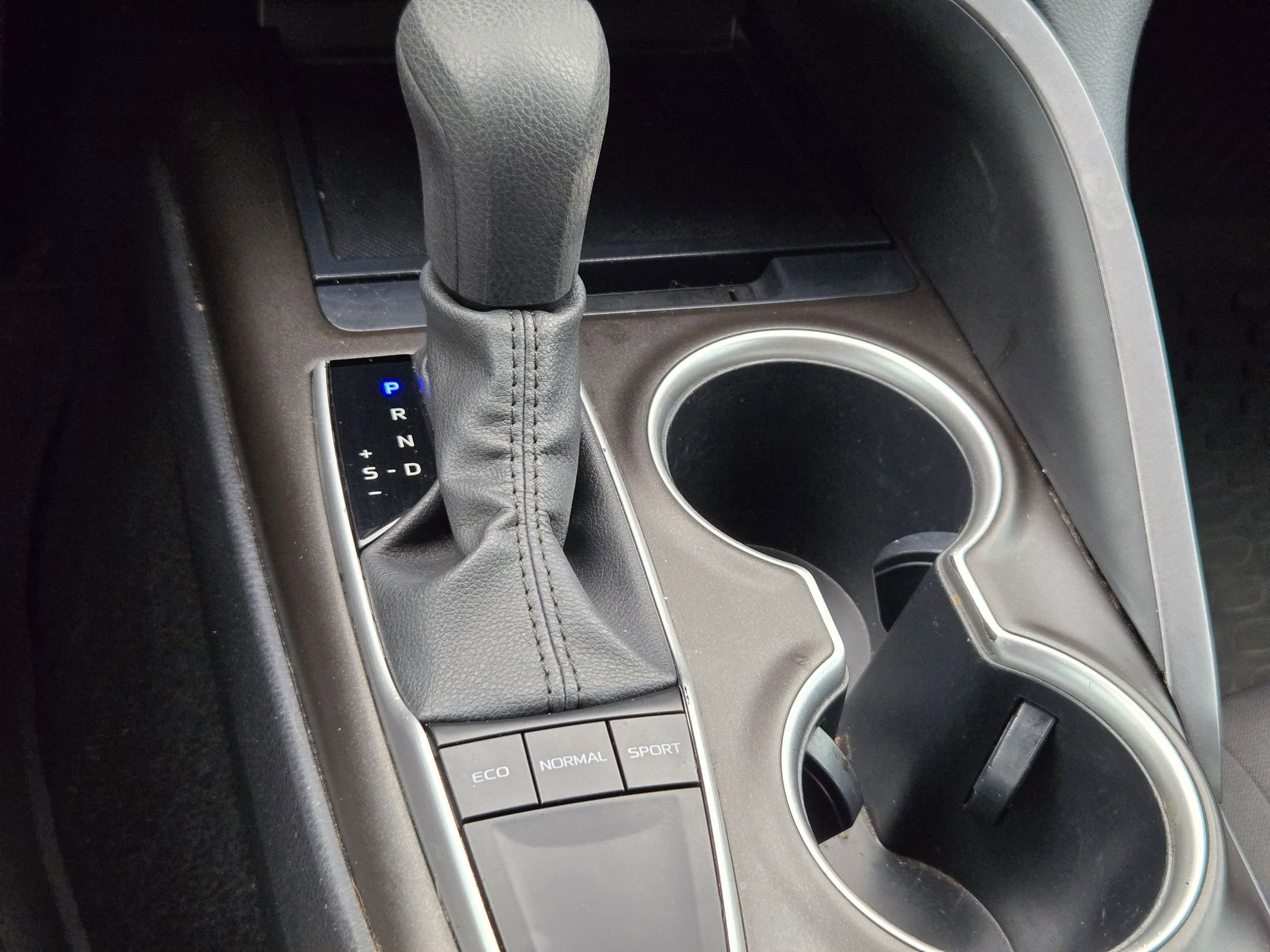 Used 2023 Toyota Camry LE FWD image 19