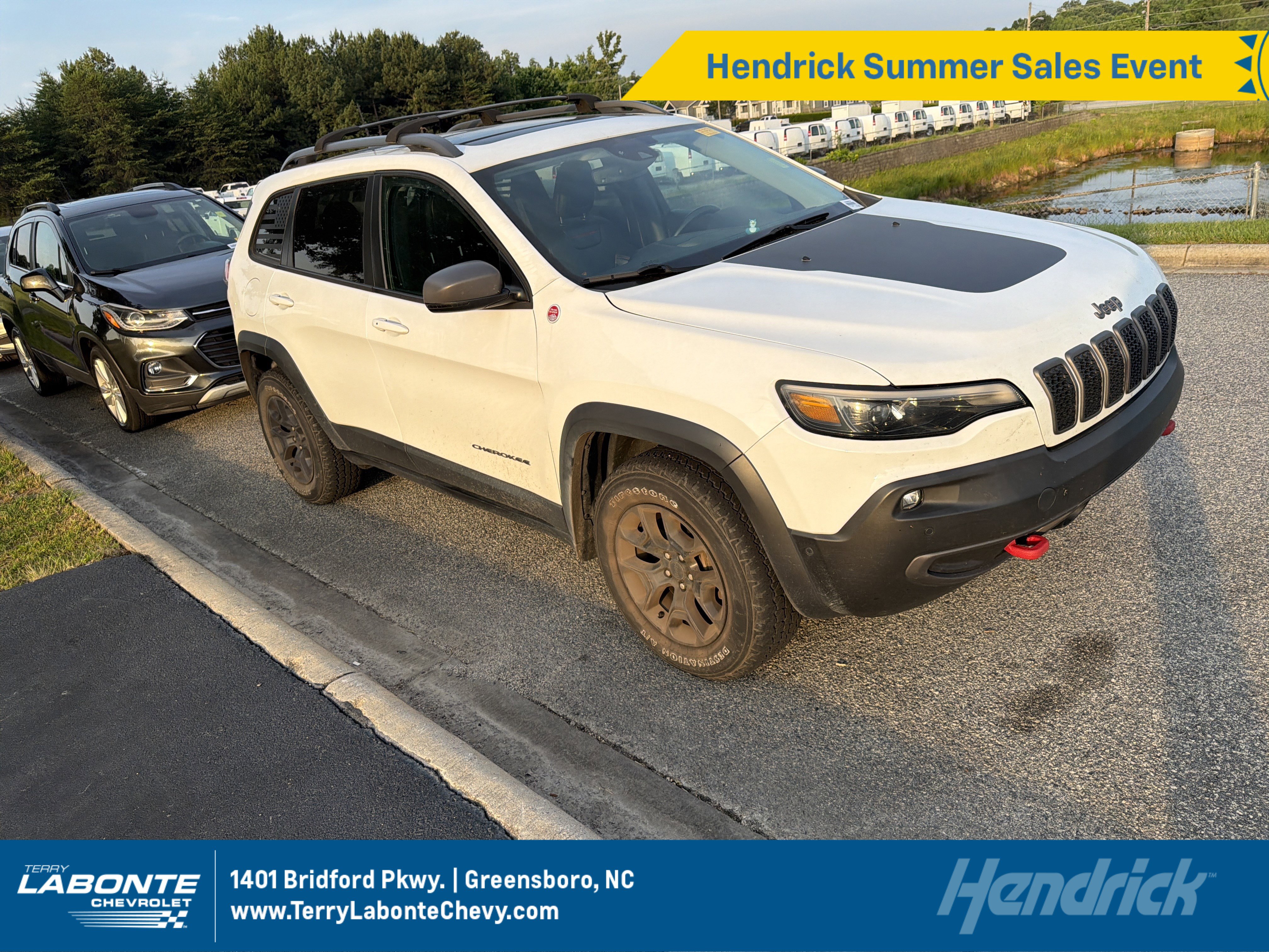 Used 2021 Jeep Cherokee Trailhawk w/ Sun, Sound & Nav Group AWD/4WD image 1