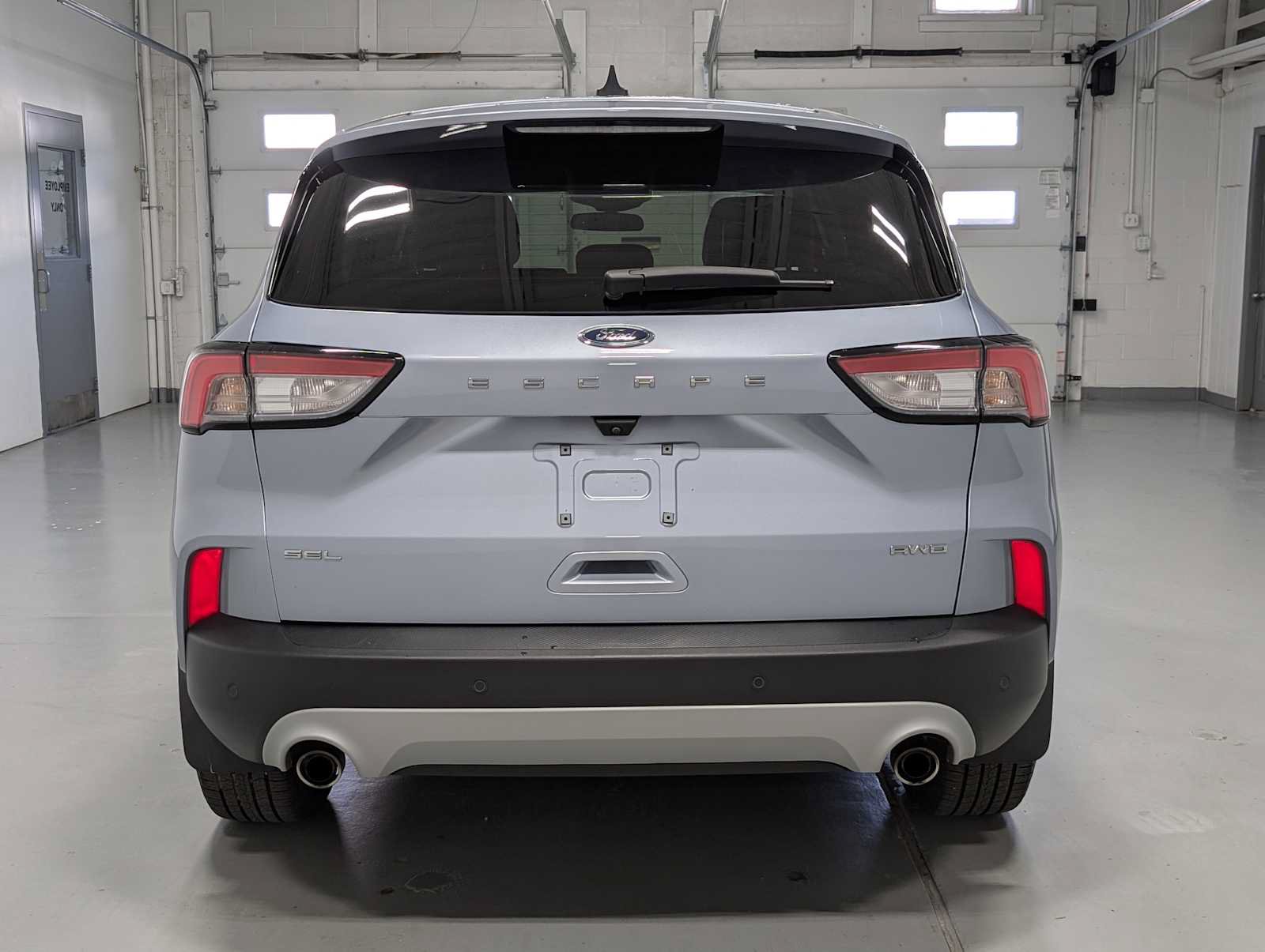 Used 2022 Ford Escape SEL w/ Technology Package AWD/4WD image 9
