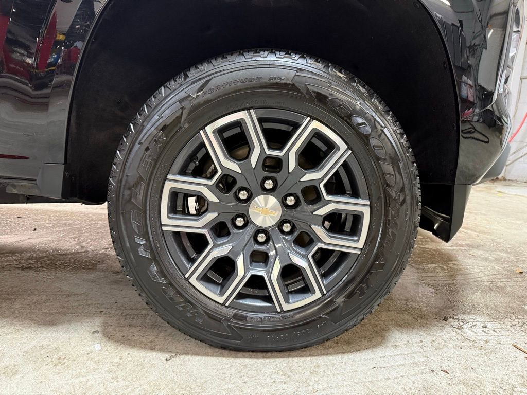 Used 2023 Chevrolet Colorado LT w/ LT Convenience Package II image 33