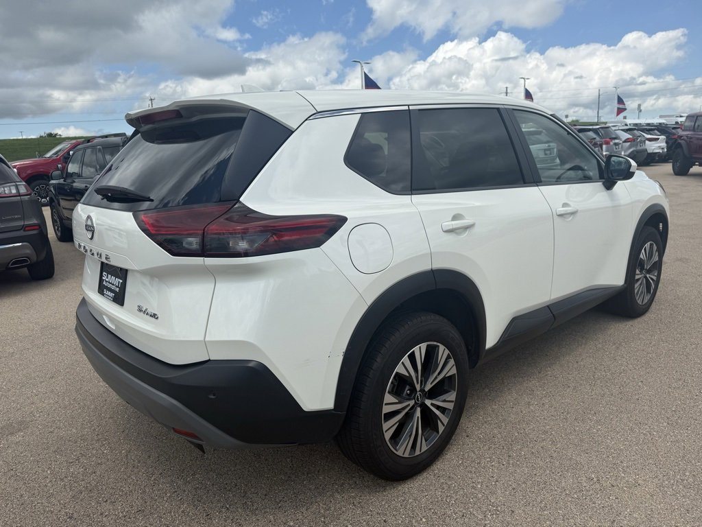 Used 2023 Nissan Rogue SV image 4