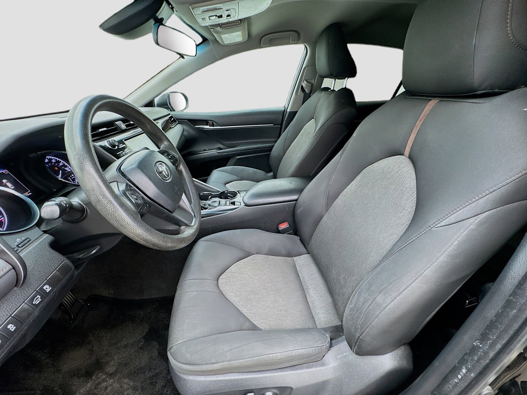 Used 2019 Toyota Camry LE FWD image 13